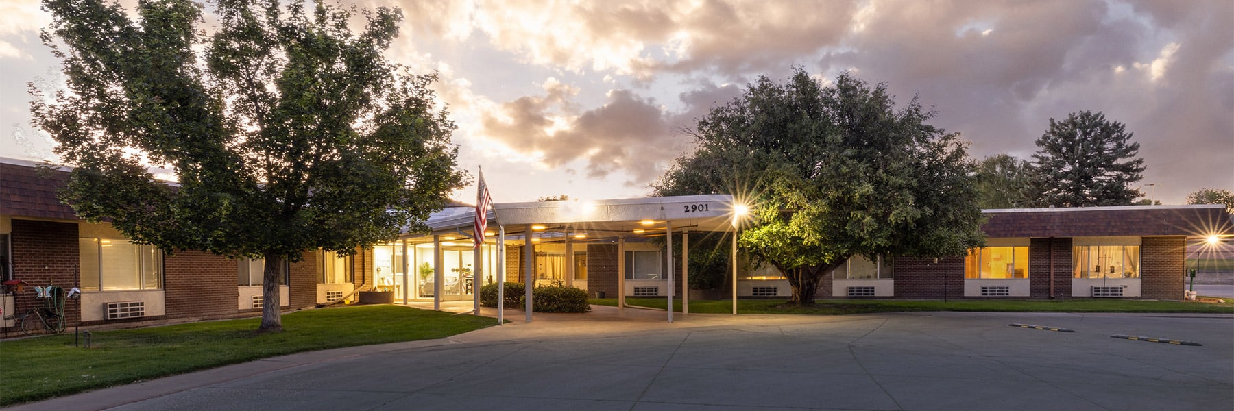 Outdoor view of building at Red Cliffs Post Acute