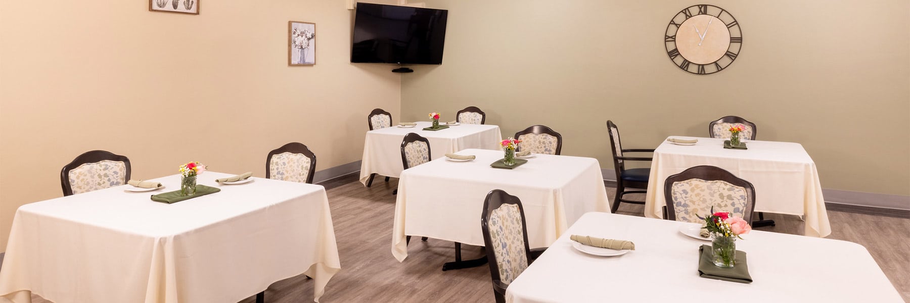 Dining room at Red Cliffs Post Acute